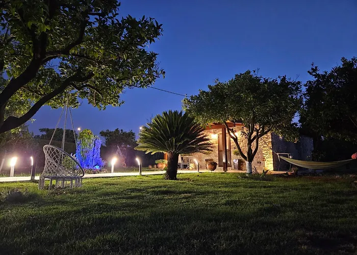 Patras Stonehouse With Large Yard - Πέτρινο Σπίτι Με Αυλή