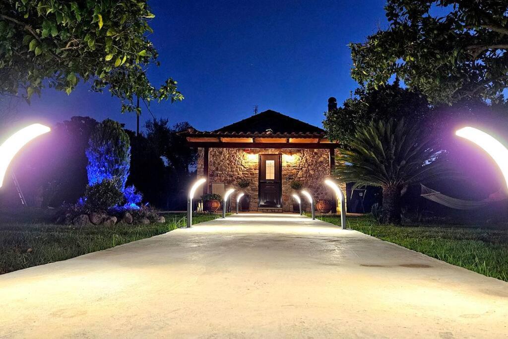 Tatil Evi Patras Stonehouse With Large Yard - πέτρινο σπίτι με αυλή